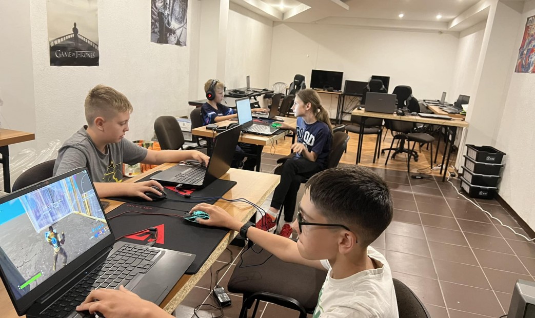 Gaming camp