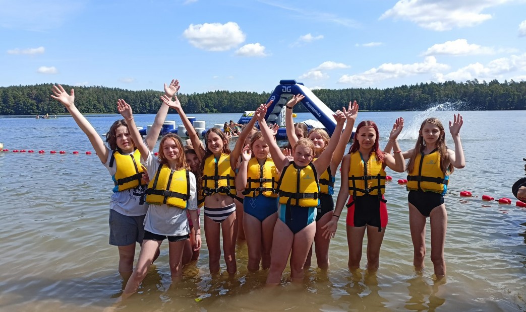 Obóz nad jeziorem Mazury, spływ kajakowy