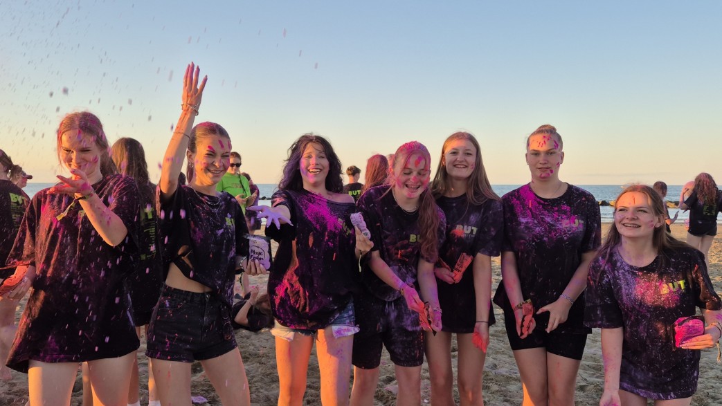 młodzież na obozie w Rimini