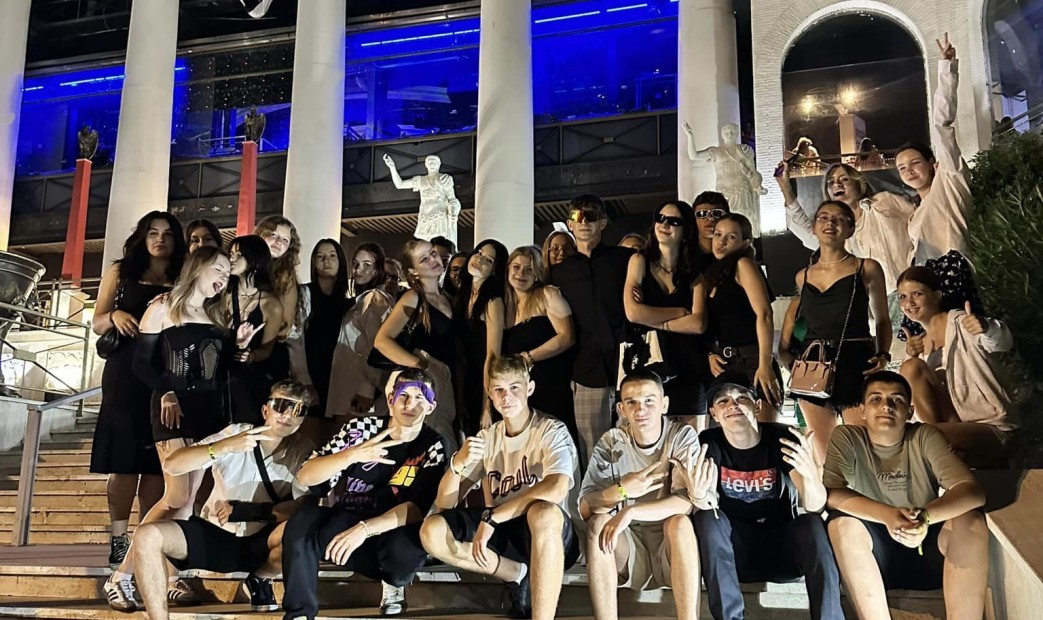 Młodzież w klubie w Rimini