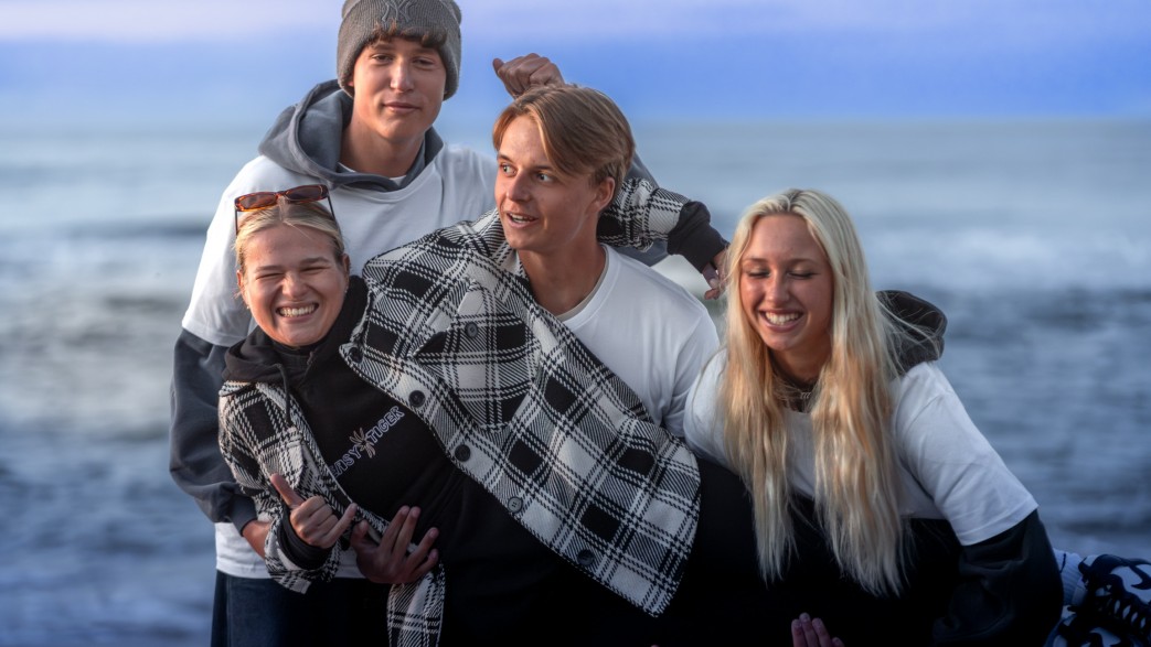 zajęcia windsurfingowe na obozie studenckim