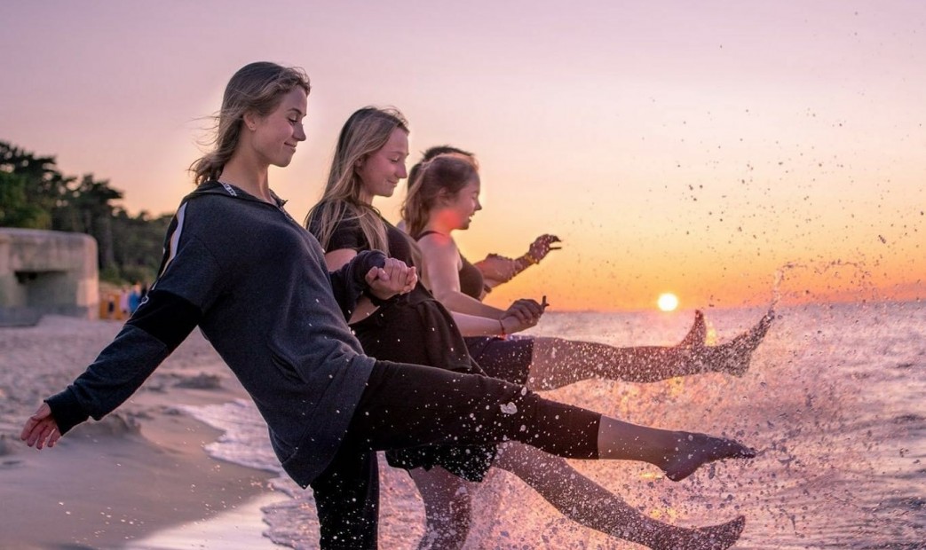 Szkolenie kitesurfingowe na obozie studenckim w Jastarni