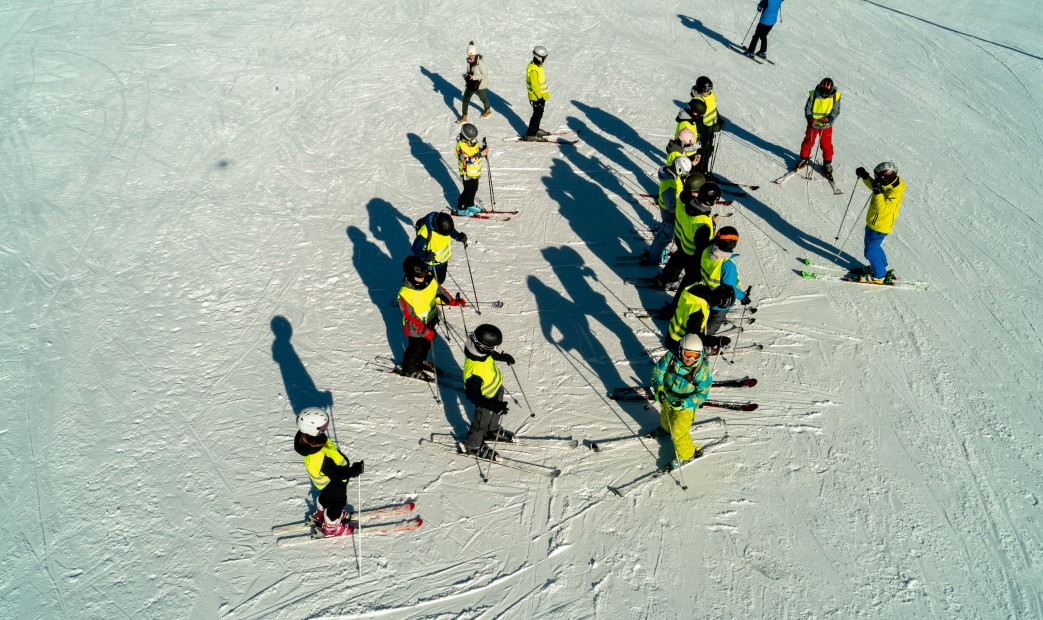 Dzieci na nartach w Zakopanem