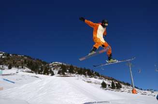 zima Zakopane Narty Snowboard- młodzież Polska-zima 